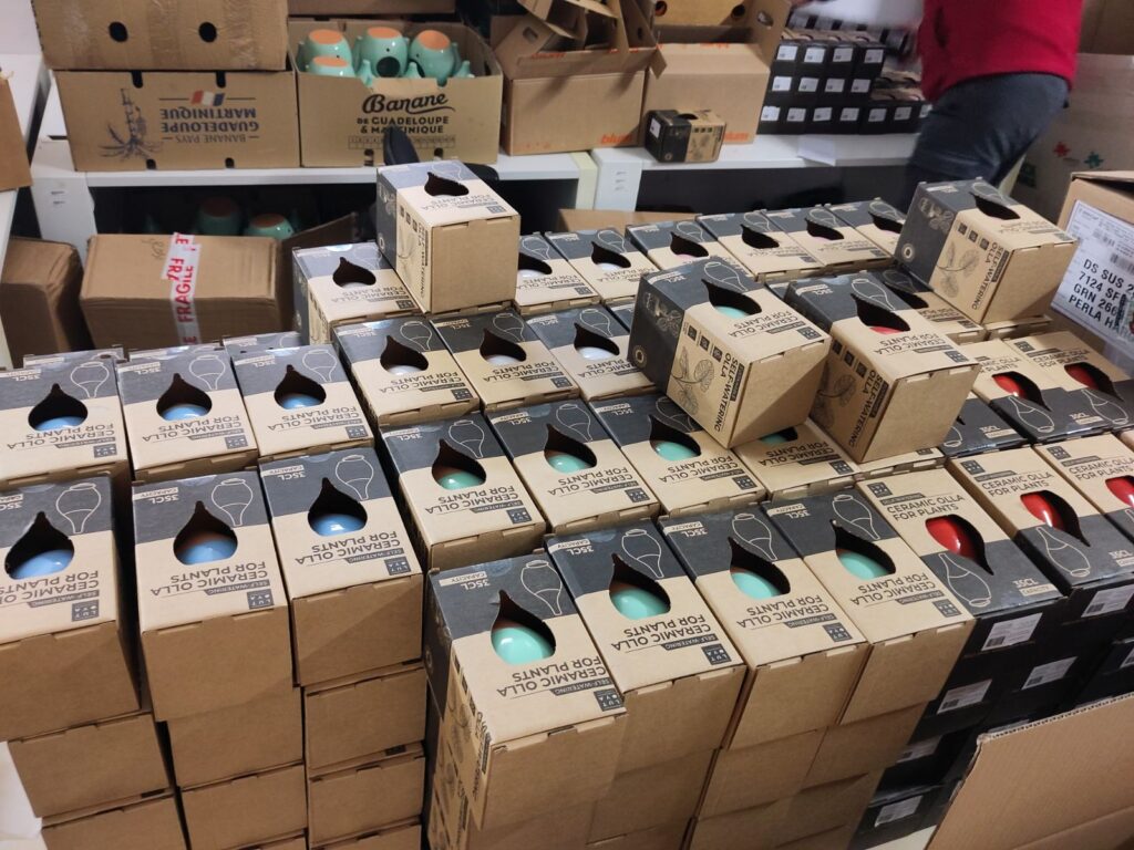 Complete range of Lutoya ollas in various colors — ready for HoReCa partners